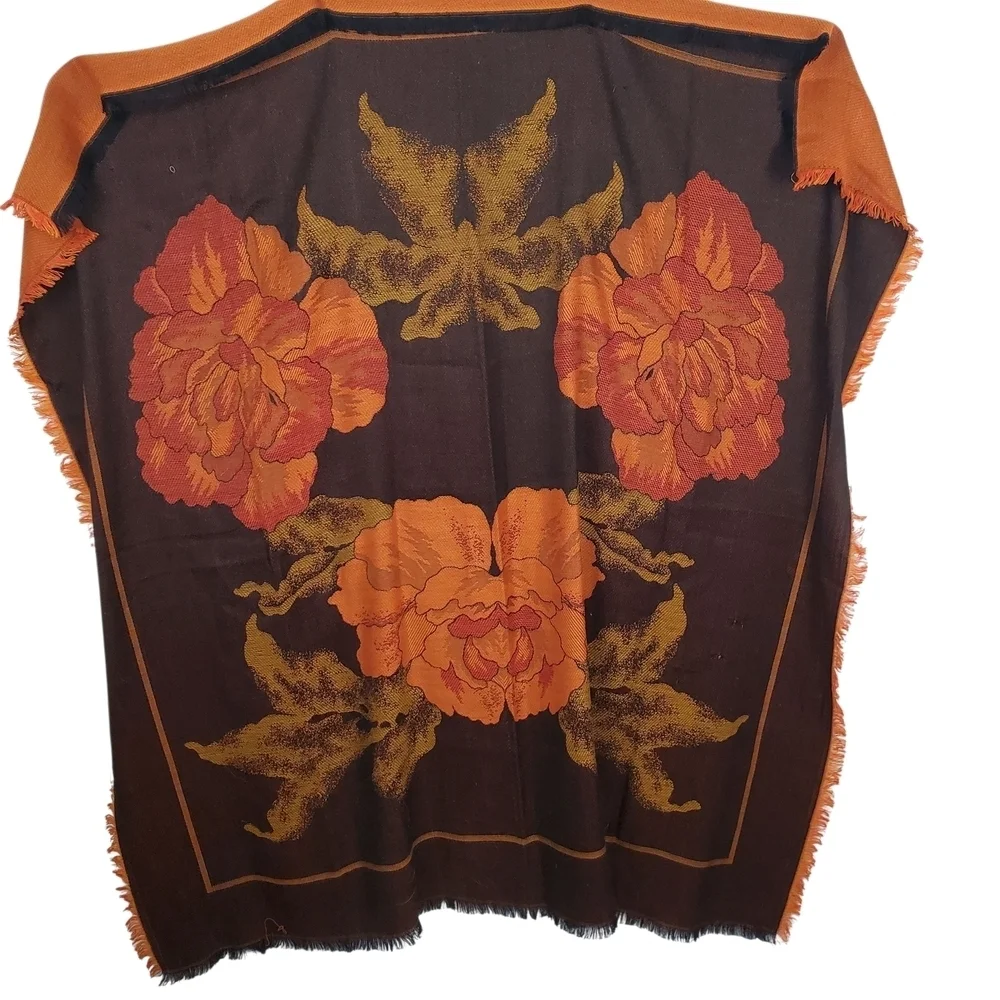 Gloria Vanderbilt Orange and Black Women's Scarf. Floral Design. 50x50. L0138